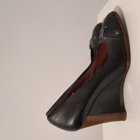 Modern Vintage Wedge Heel - Picture 2 of 10